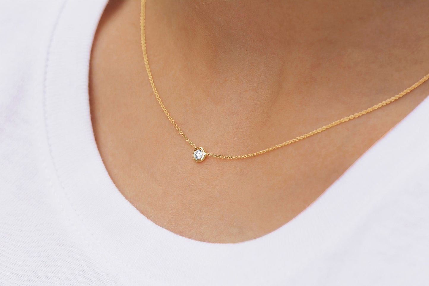 14k Gold Solitaire Diamond Necklace .10ct.