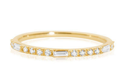 14k Round and Baguette Diamond Ring