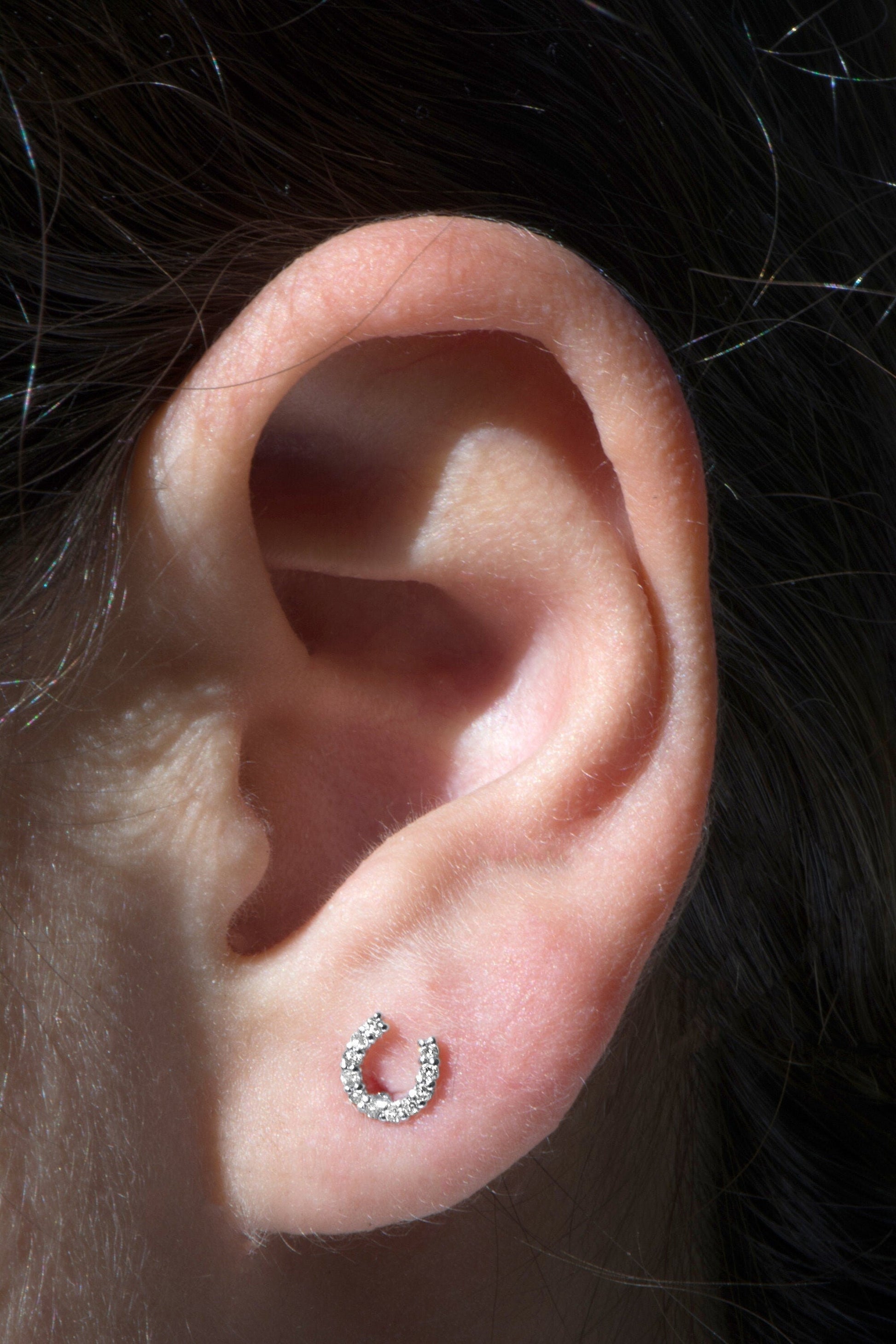 14k horseshoe earrings