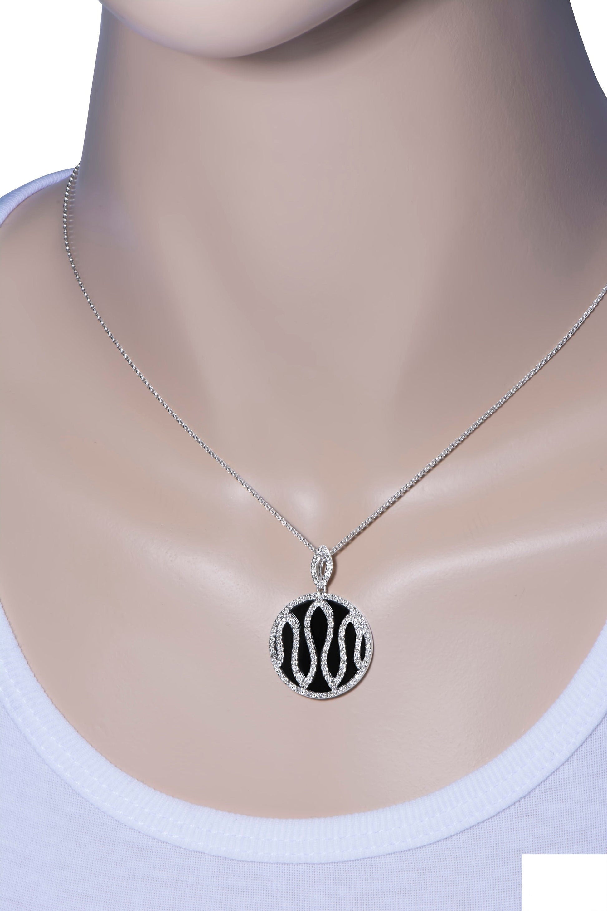 14k White Gold Black Onyx Diamond Pendant Circle Necklace